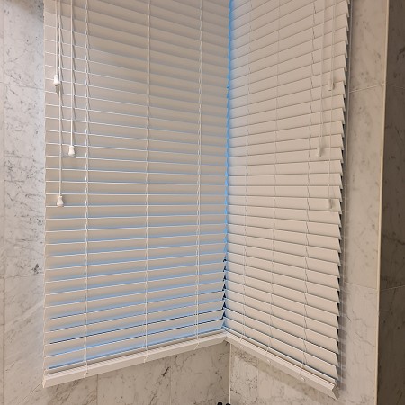 PVC Venetian Blinds Work Well In Bathroom Areas